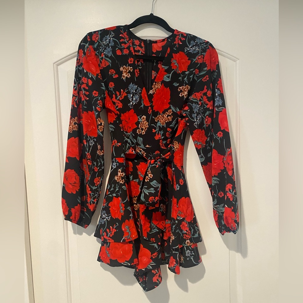 NWOT Women's Romper Size Small